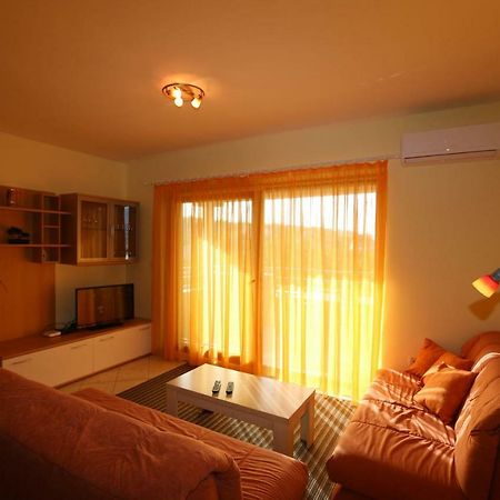 Apartment Dina シロ エクステリア 写真